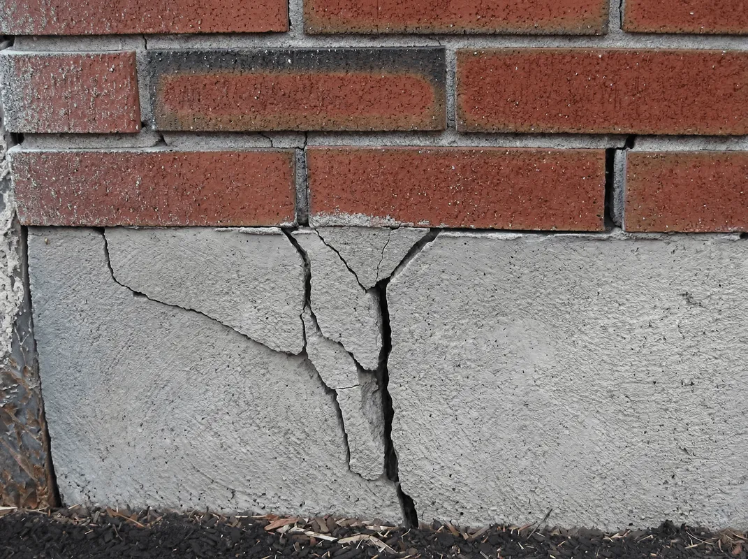 Concrete foundation with serious structural damage in Rockford, IL